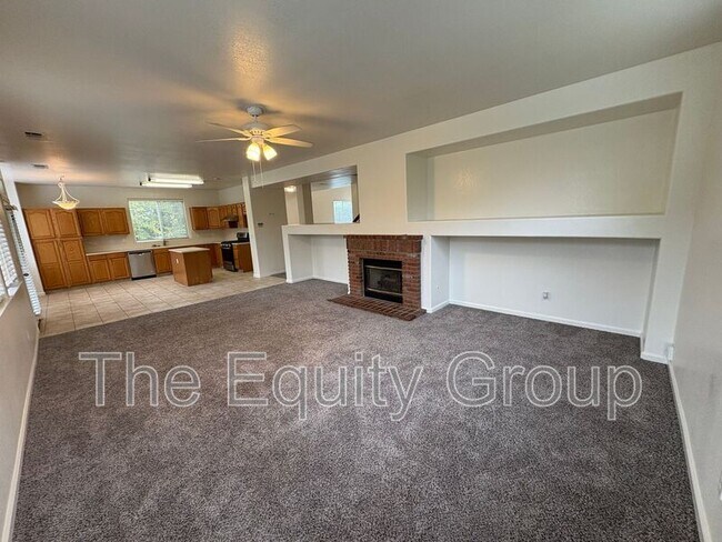 Building Photo - 2650 S Peppertree St