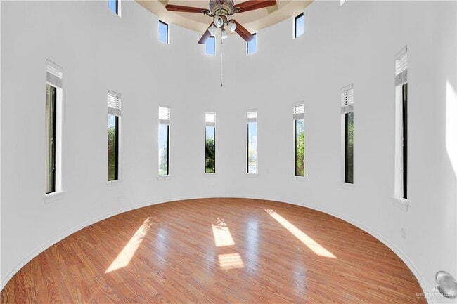 Building Photo - 24 M S St