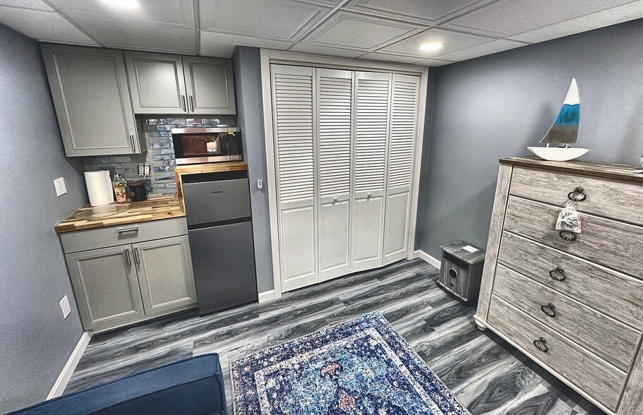 Building Photo - 122 Allen Ave