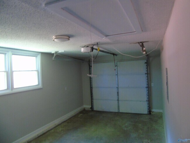 Building Photo - 4800 Lumary Dr NW