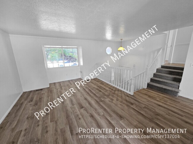 Building Photo - 484 N 75 W