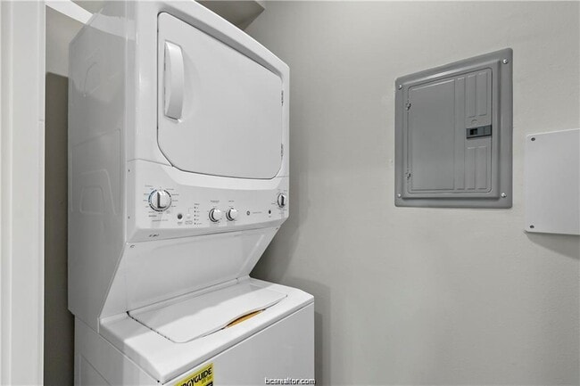 Building Photo - 1326 Prairie Dr