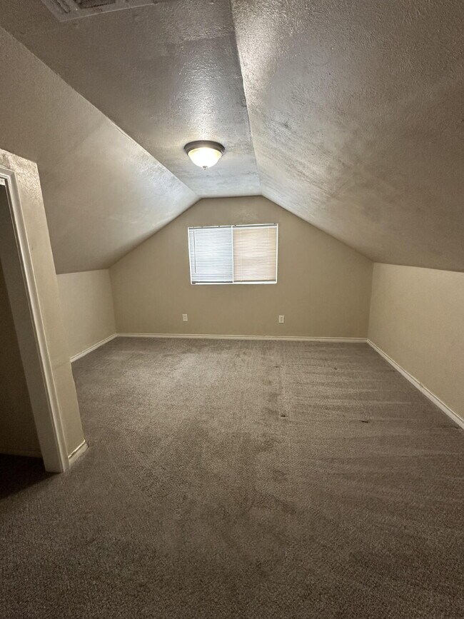 Building Photo - Spacious 2-Story Home Near Texas Tech – Al...