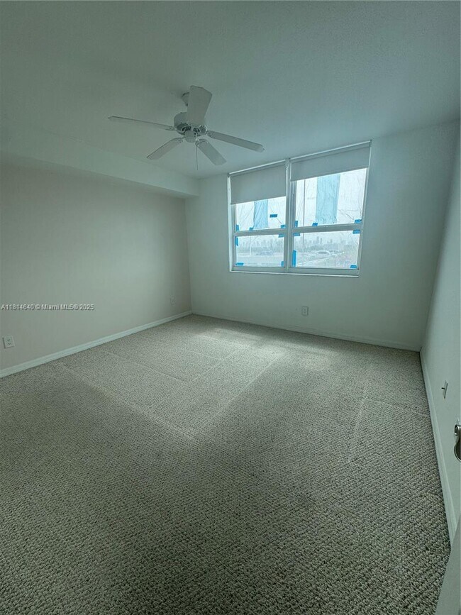 Building Photo - 2665 SW 37th Ave