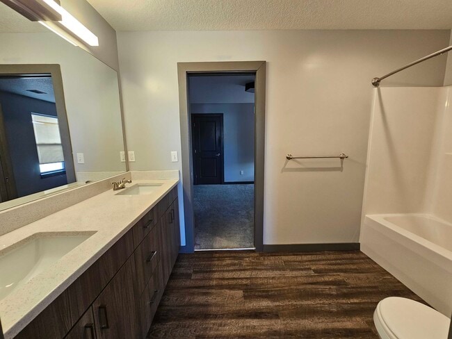Building Photo - 7620 N Mercier Ct