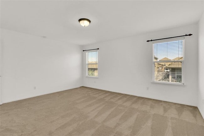 Building Photo - 900 Sawbuck Dr