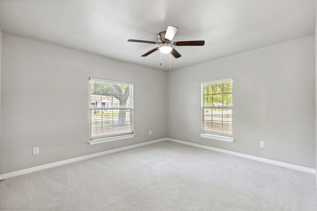 Building Photo - 4016 Winfield Ave