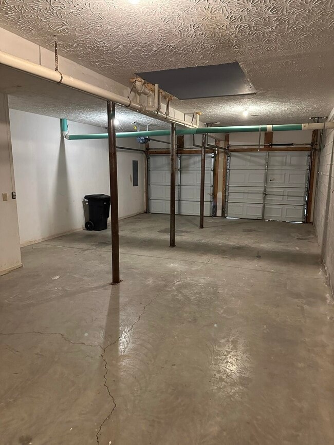 Building Photo - 1021 Excel Ct