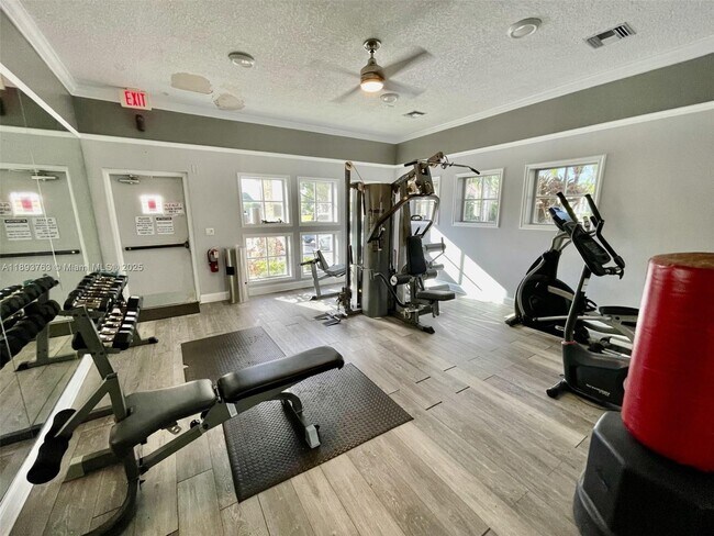 Building Photo - 815 Boynton Beach Blvd