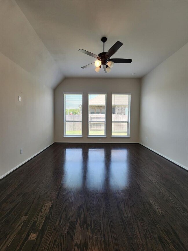 Building Photo - 522 Jefferson Dr