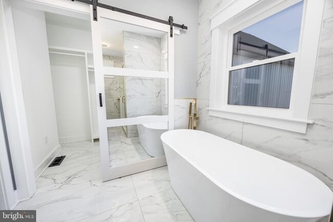 Building Photo - 5692 King Stuart Dr