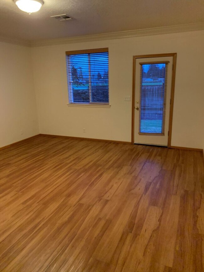 Building Photo - Attractive Santa Clara Home