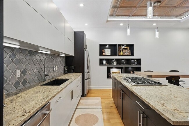 Building Photo - 3865 Howley St