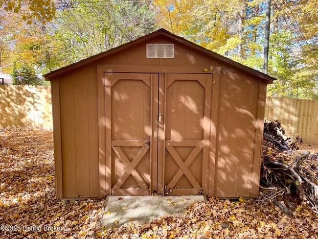 Building Photo - 4023 Tanglewood Dr