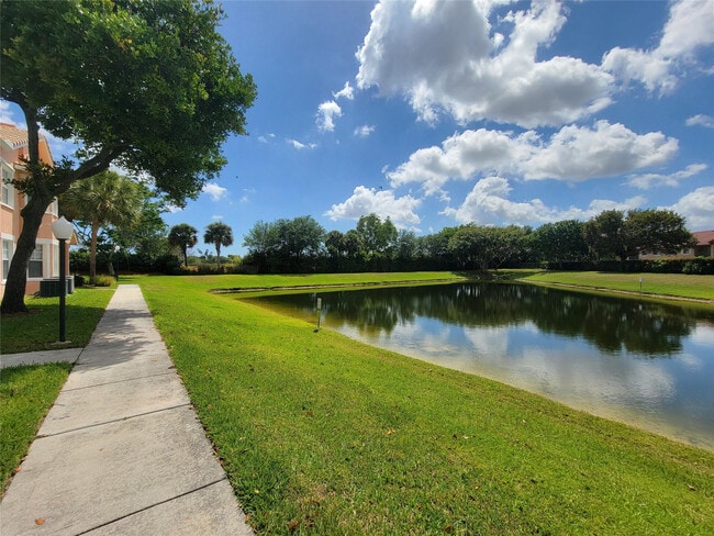 Building Photo - 2109 Belmont Ln