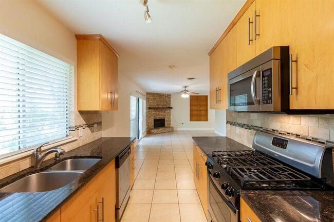 Building Photo - 2604 Rock Terrace Dr