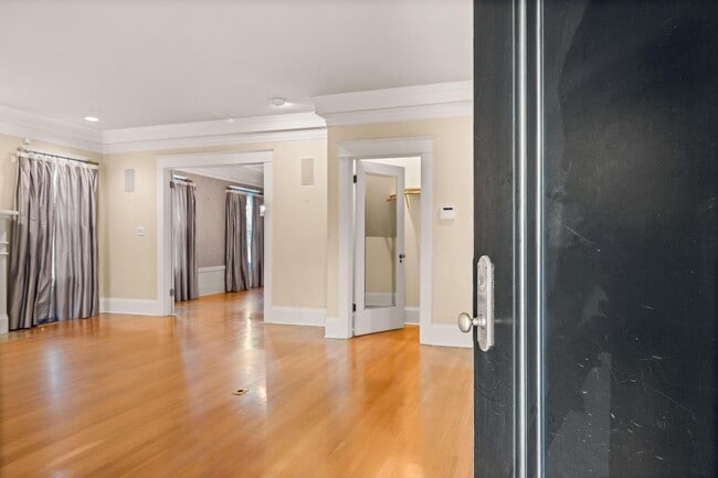 Building Photo - Elegant Grant Park Craftsman with Wine Cel...