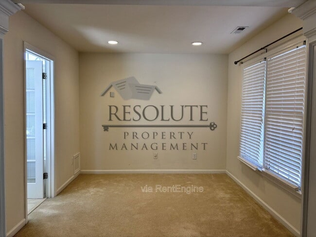 Building Photo - 5818 Myakka Ct