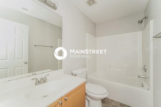 Building Photo - 3 Bedroom Pet-Friendly Home in Charlotte, NC with Main Street Renewal