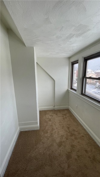 Building Photo - 319 N Balph Ave