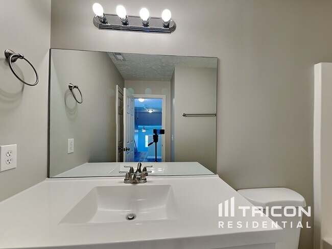 Building Photo - 147 Huntington Pl