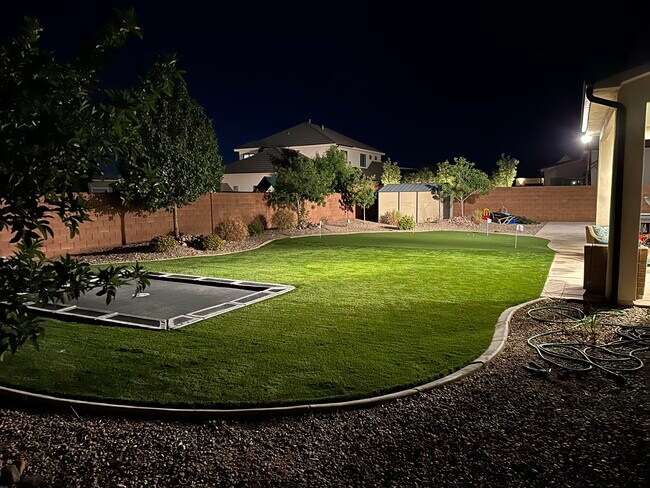 Building Photo - 2249 E Fieldstone Cir