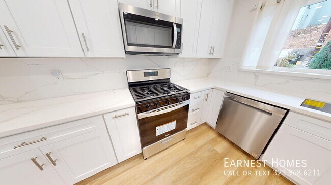 Building Photo - 4735 Nob Hill Dr