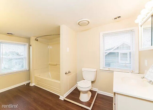 Building Photo - 3 br, 1.5 bath House - 2708 White Ave
