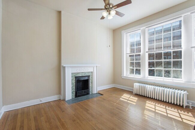 Building Photo - 2604 Grove Ave
