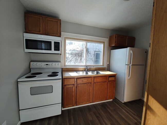 Building Photo - 145 21st St NW