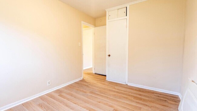 Building Photo - 801 Biddle St