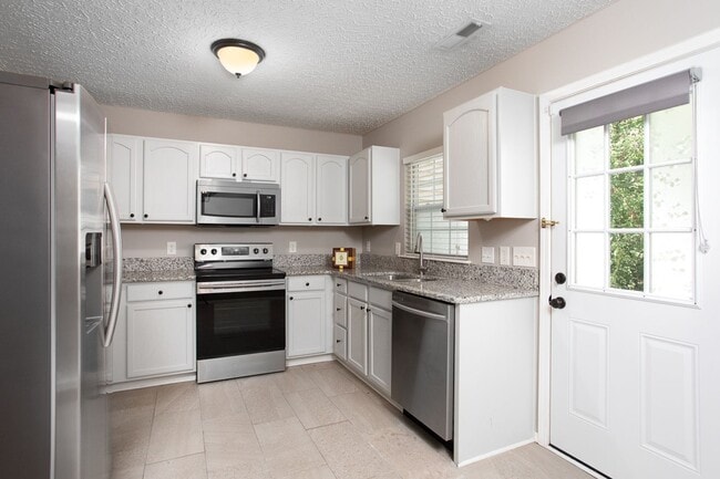 Building Photo - 3356 Tarleton W