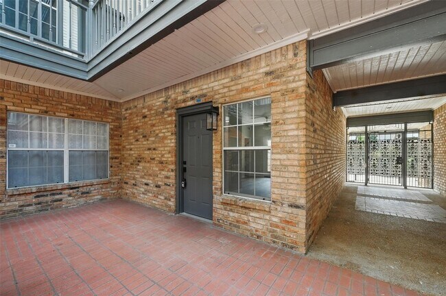 Building Photo - 5325 Bent Tree Forest Dr