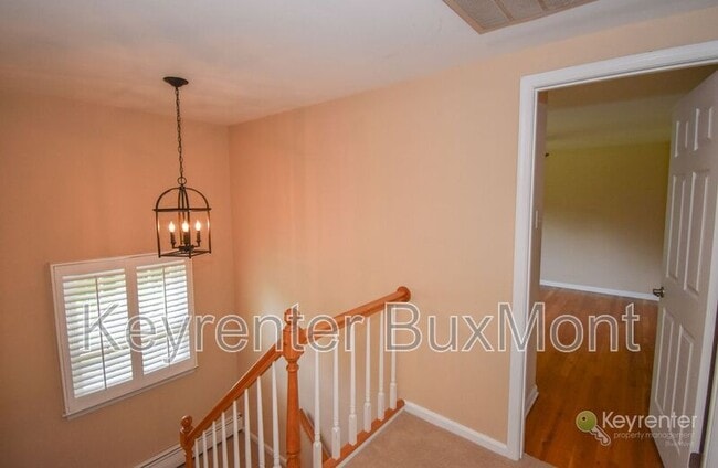 Building Photo - 5 Cedar Woods Dr