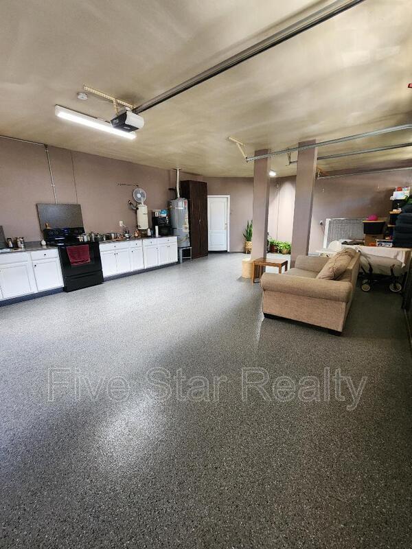 Building Photo - 2489 De Beers Ct