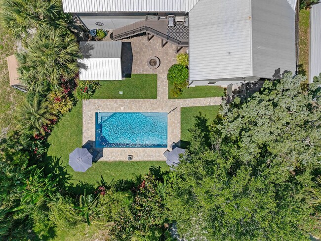 Building Photo - 430 Arricola Ave