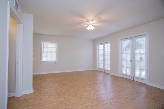 Building Photo - 1741 Commonwealth St