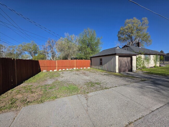 Building Photo - 1710 S Higbee Ave