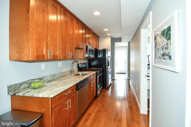 Building Photo - 1643 Montello Ave NE