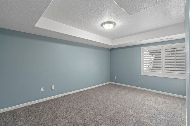 Building Photo - 456 W 2600 N