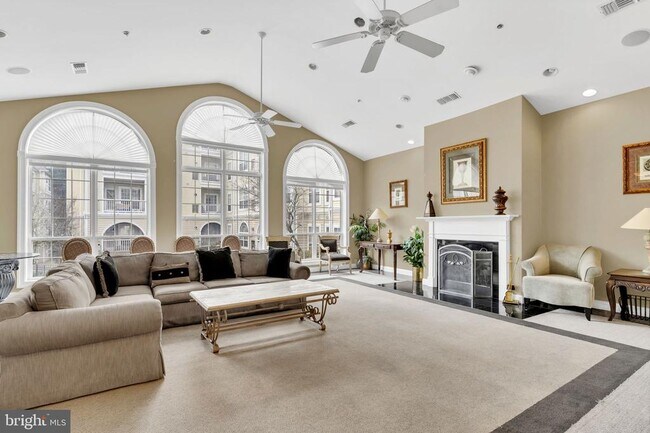 Building Photo - 4560 Strutfield Ln