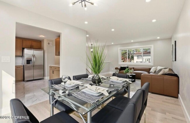 Building Photo - 112 Manhattan St