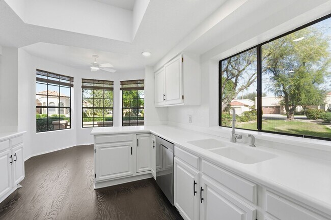 Building Photo - Welcome to this stunning 3-bedroom, 2-bathroom home in the heart of Scottsdale, AZ