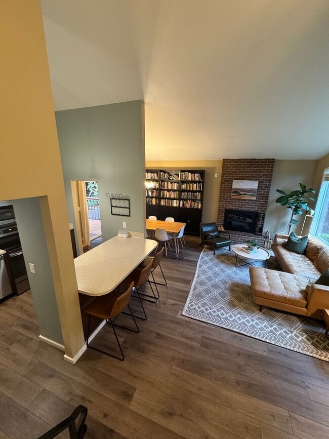 Building Photo - 3bd/3ba Edmonds Home