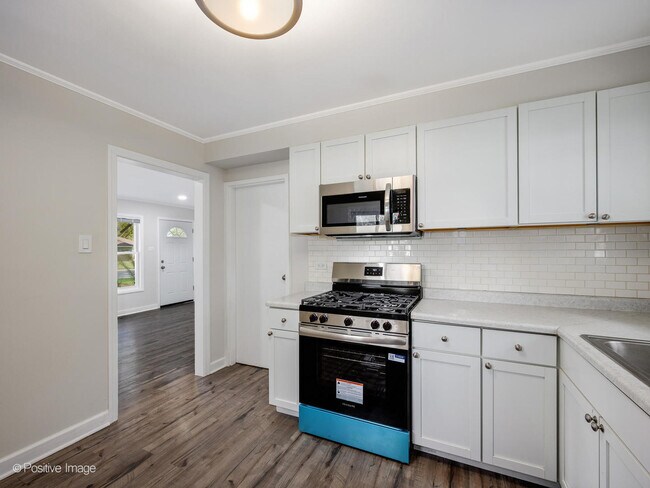 Building Photo - 353 Blackhawk Dr