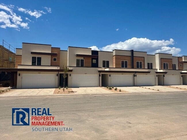 Building Photo - Long Valley Townhome with all the Amenities