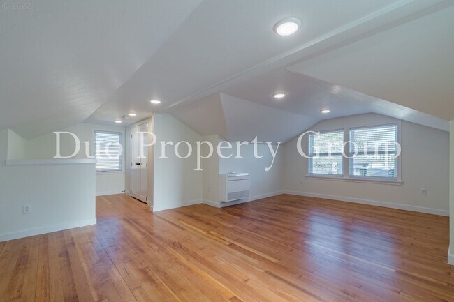 Building Photo - 8th Street