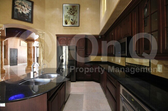Building Photo - 15118 E Camelview Dr
