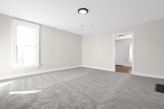 Building Photo - 131 S 2nd St