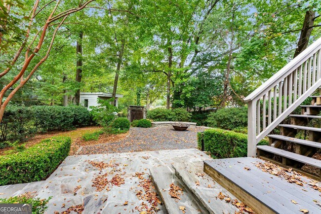 Building Photo - 546 Candler Park Dr NE